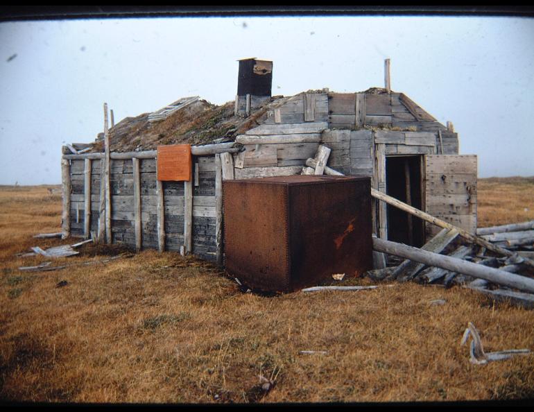The main building at Ernest Leffingwell’s living site on Flaxman Island in a 1970 photo. Photo by Gil Mull.