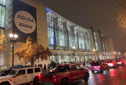 The Walter Washington Center in downtown Washington, D.C., hosted the 25,000 scientists who attended the Fall Meeting of the American Geophysical Union from Dec. 9-13, 2024. Photo by Ned Rozell.